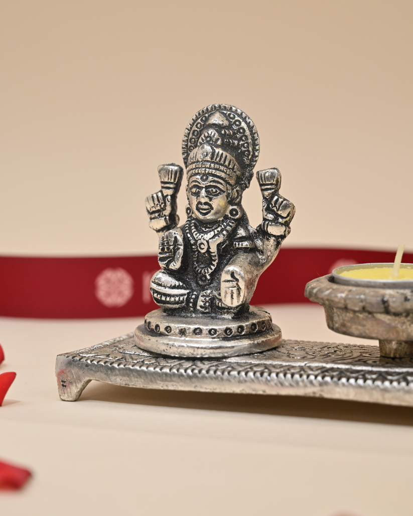 Ganesh Lakshmi Idol with Lamp – A Symbol of Prosperity & Blessings