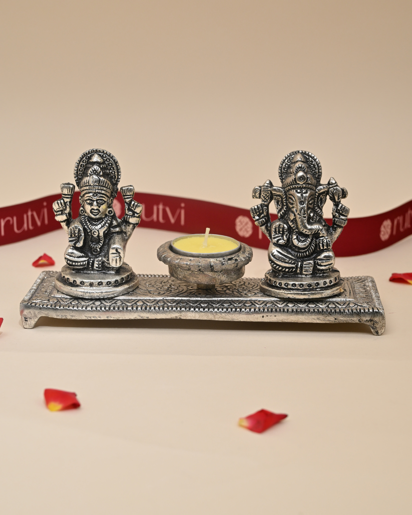 Ganesh Lakshmi Idol with Lamp – A Symbol of Prosperity & Blessings