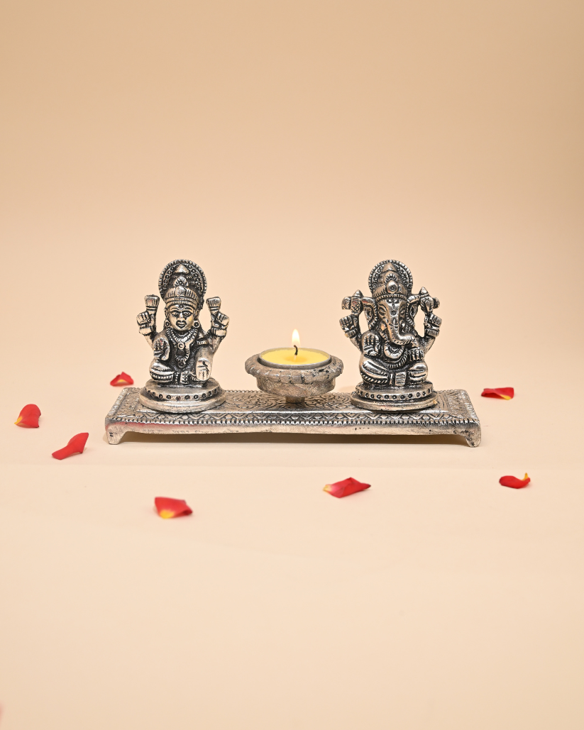 Ganesh Lakshmi Idol with Lamp – A Symbol of Prosperity & Blessings