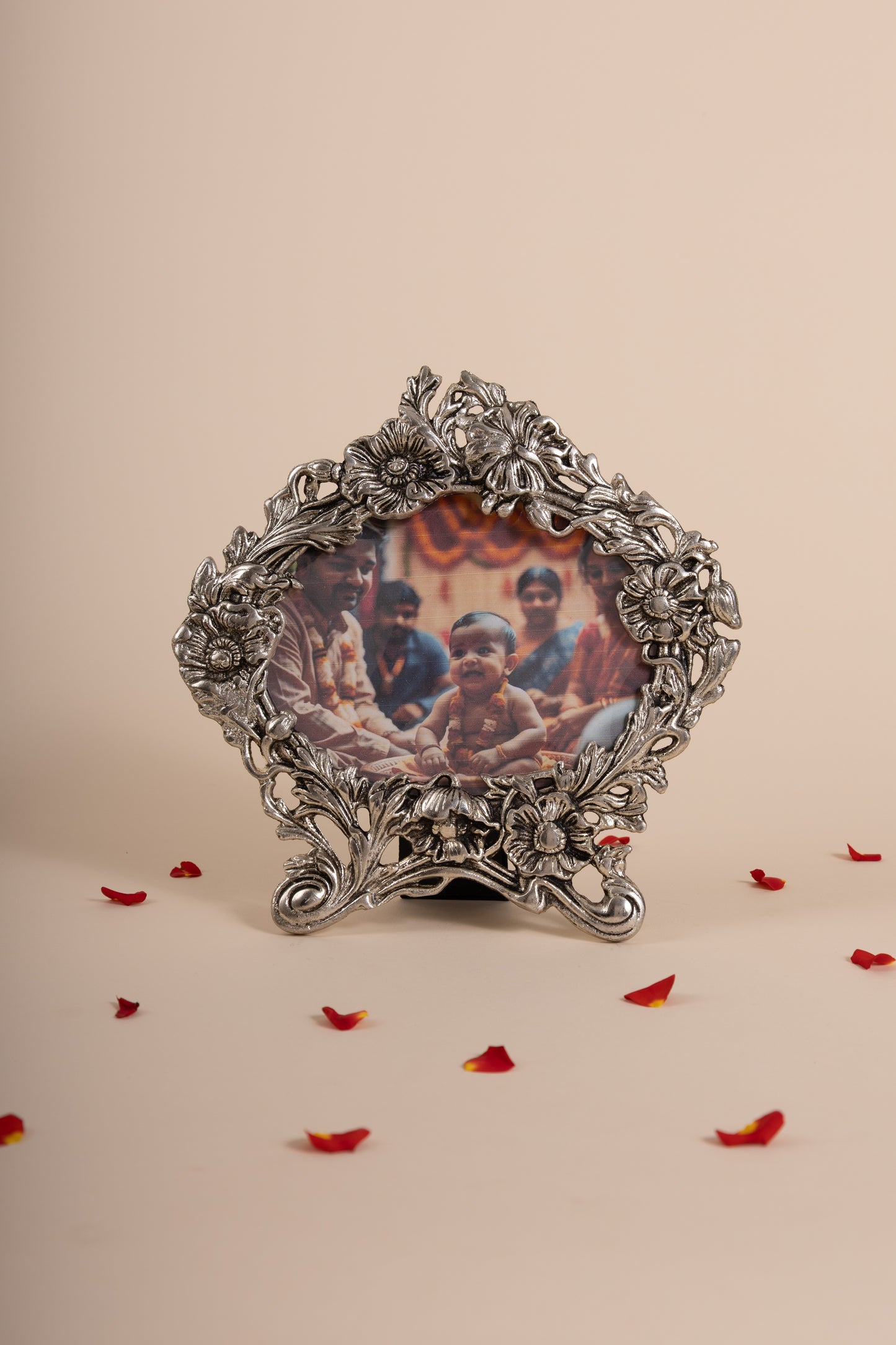 Handcrafted German Silver Flower Photo Frame – Elegant Floral Design for Home & Gifting