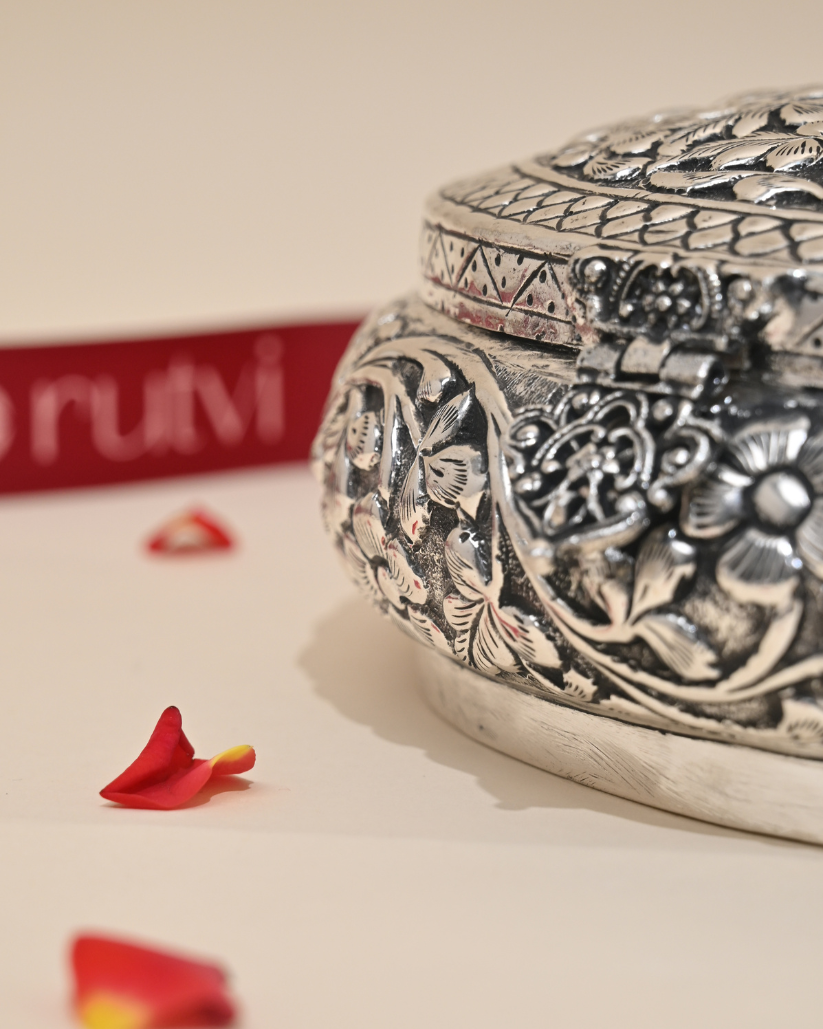 German Silver Oval Storage Box – Elegant Keepsake & Gift Box