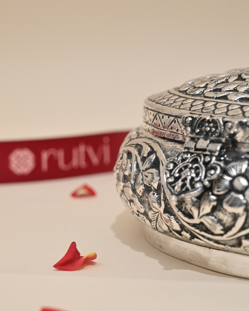 German Silver Oval Storage Box – Elegant Keepsake & Gift Box