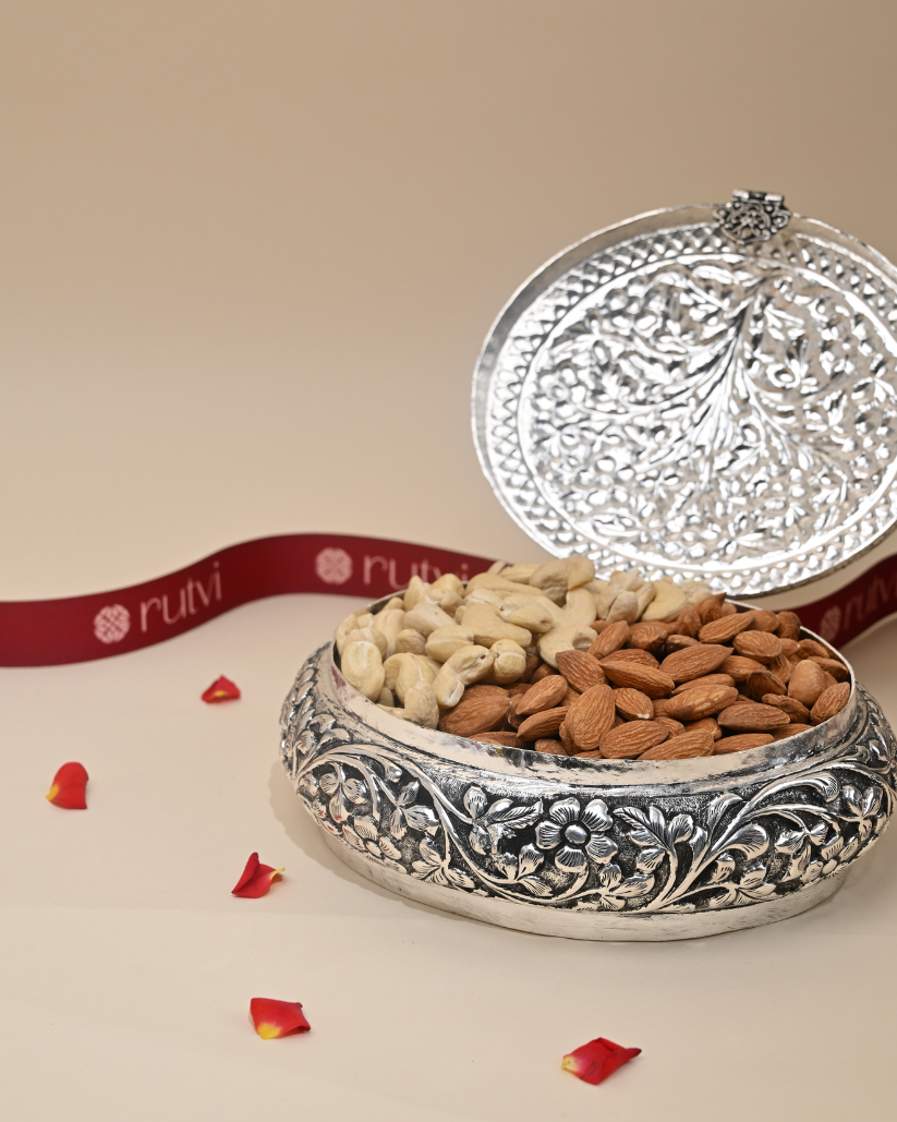 German Silver Oval Storage Box – Elegant Keepsake & Gift Box