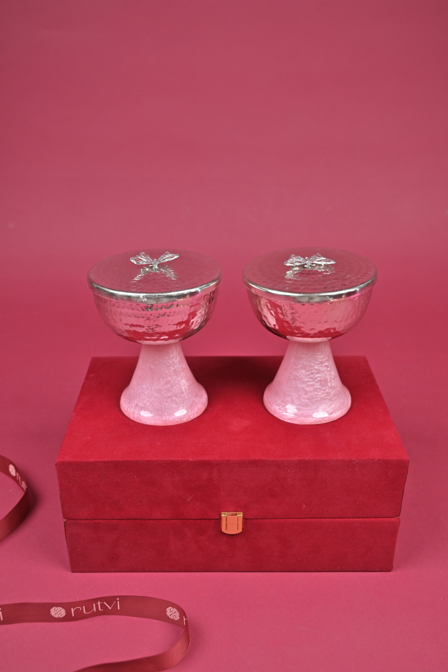 silver hammered bowl set with pink stone stand (set of 2)