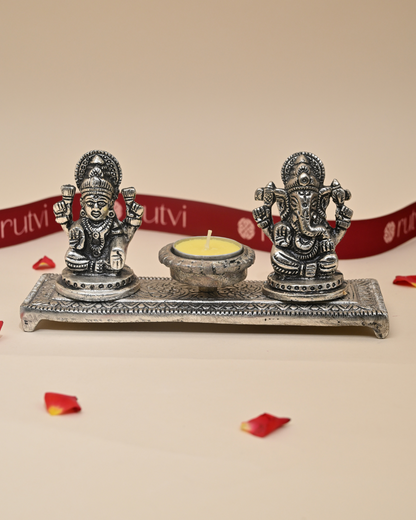 Ganesh Lakshmi Idol with Lamp – A Symbol of Prosperity & Blessings