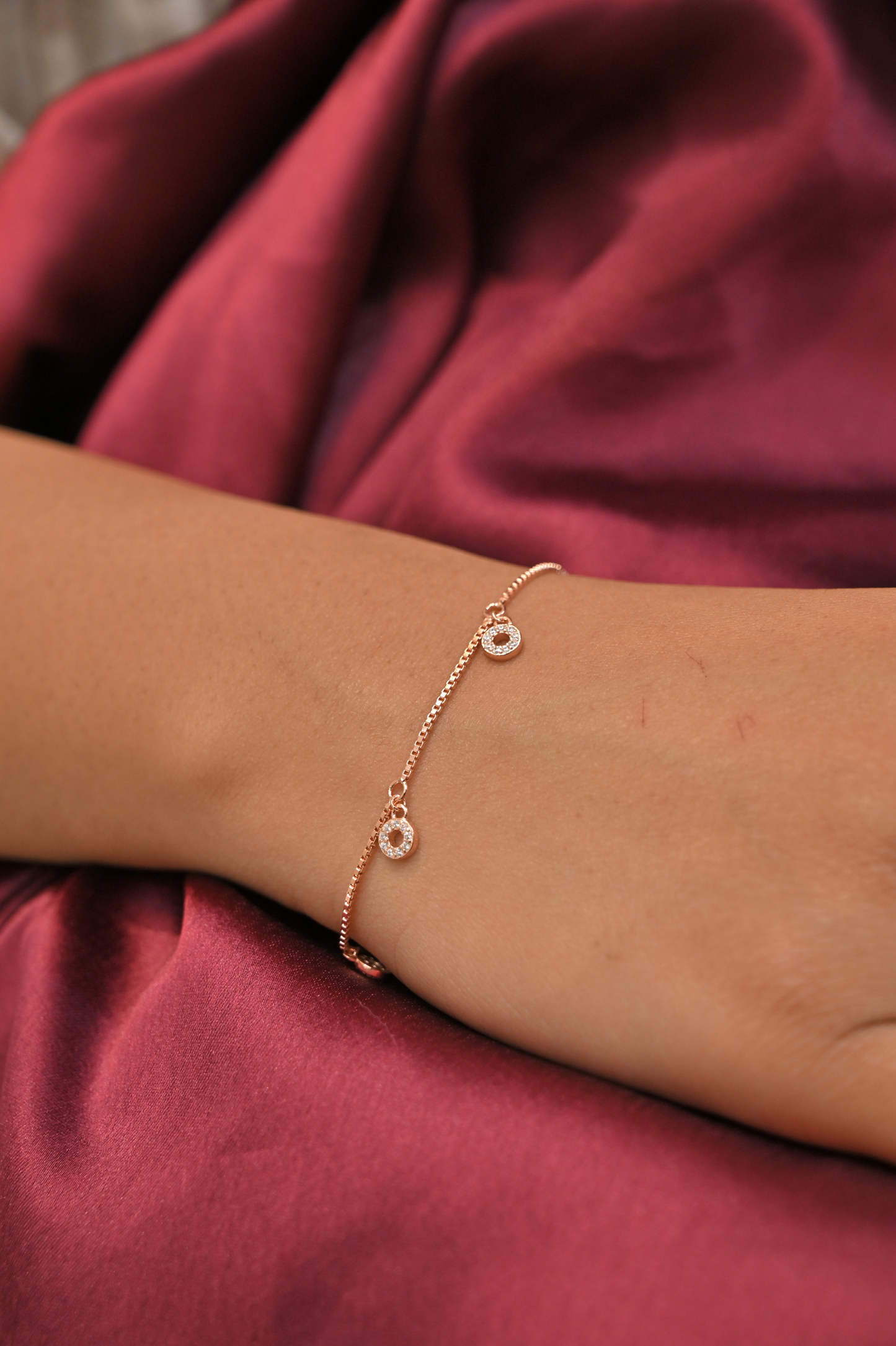 rose gold dangle circle bracelet