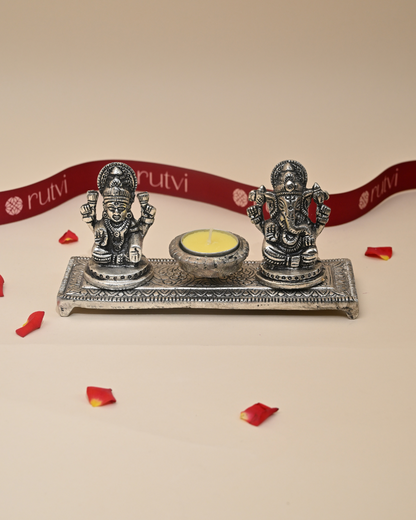 Ganesh Lakshmi Idol with Lamp – A Symbol of Prosperity & Blessings