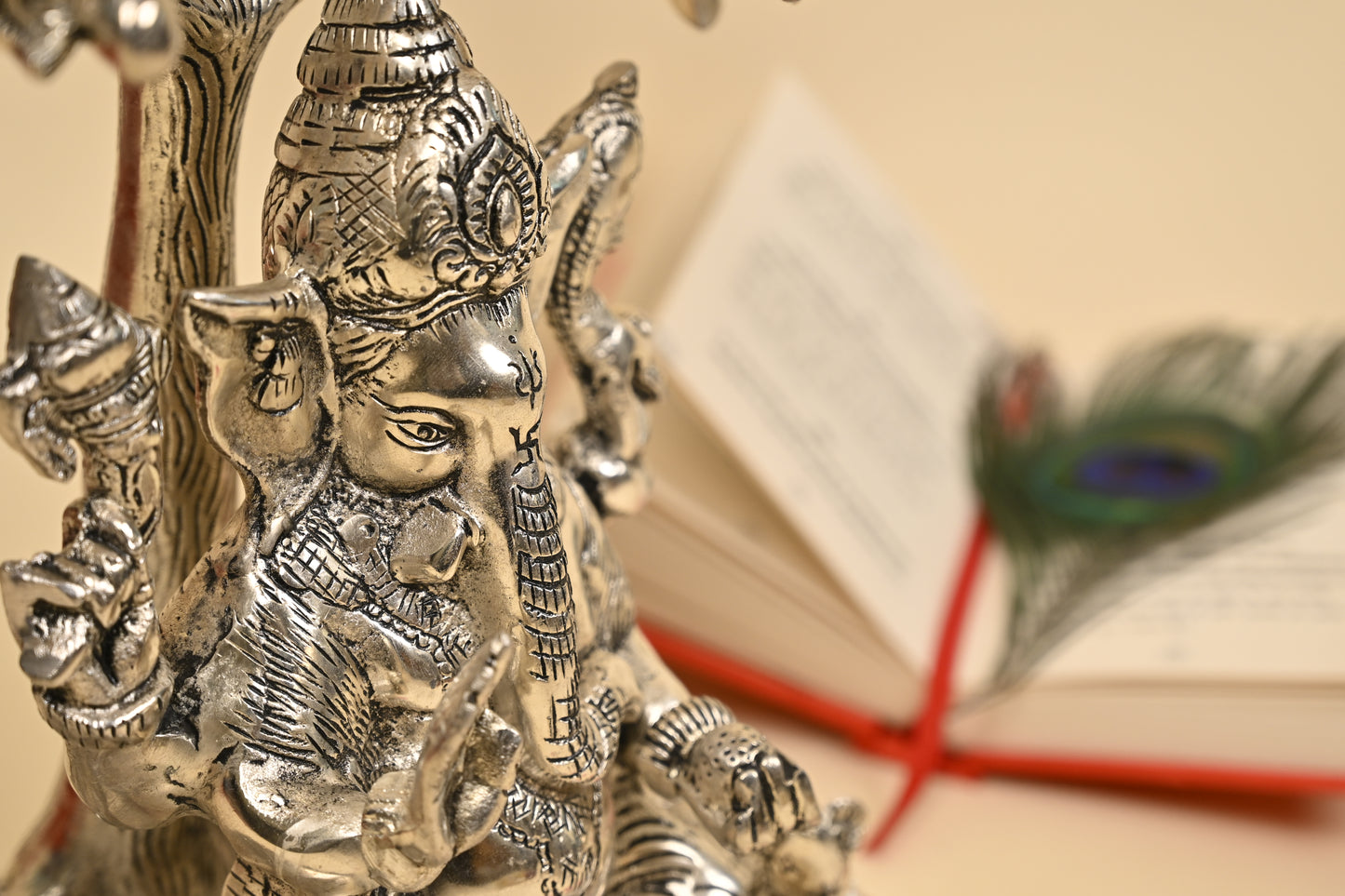 Ganesh Under Tree Idol – German Silver Vighnaharta Sculpture for Home Temple & Auspicious Gifting