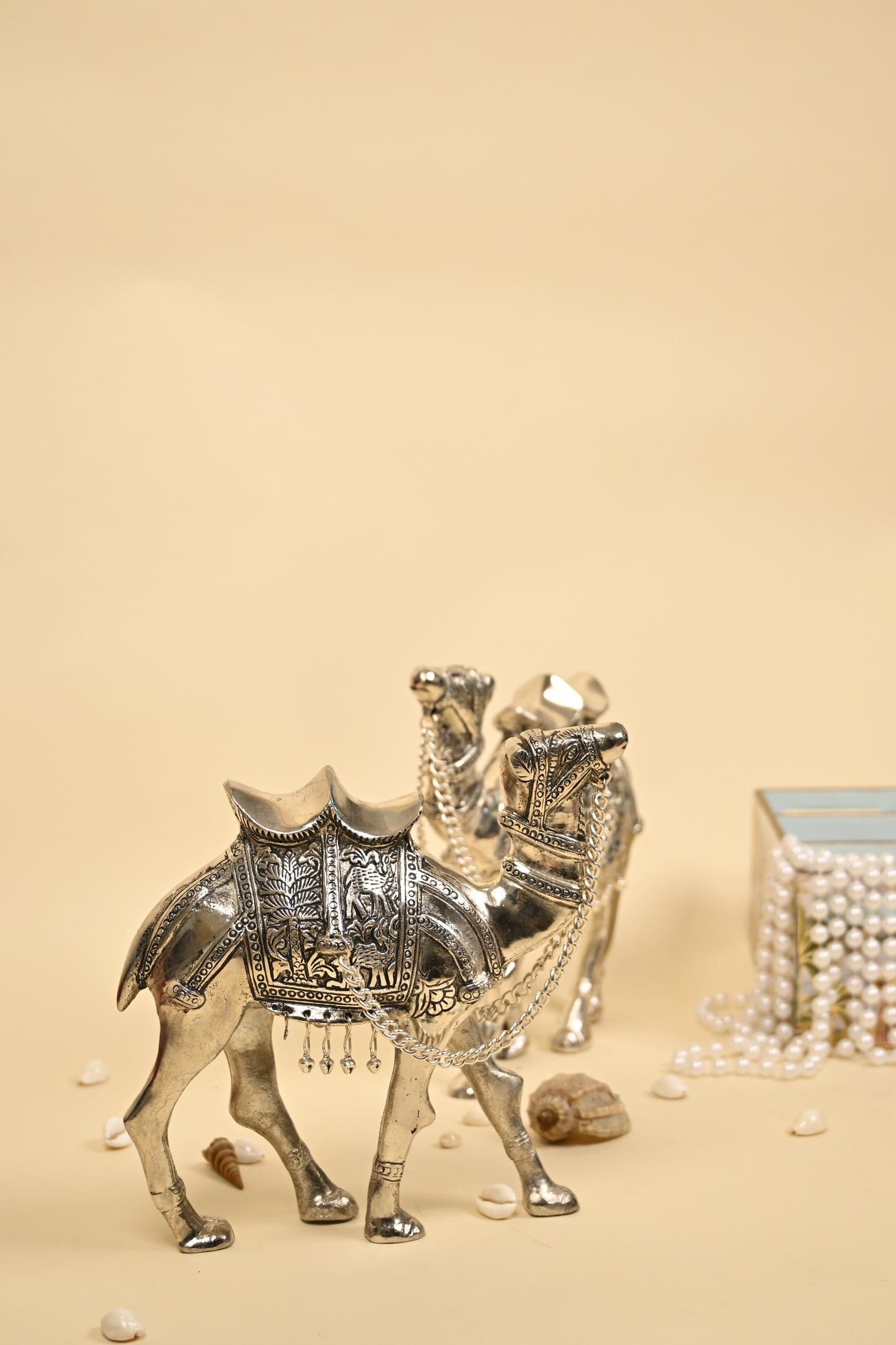 Decorative Camel Showpiece – Handcrafted German Silver Home Décor Sculpture