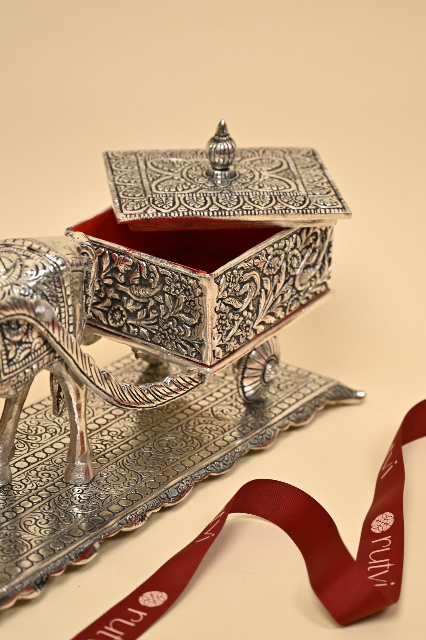German Silver Horse Cart Decorative Box – Royal Handcrafted Gift for Diwali & Home Decor