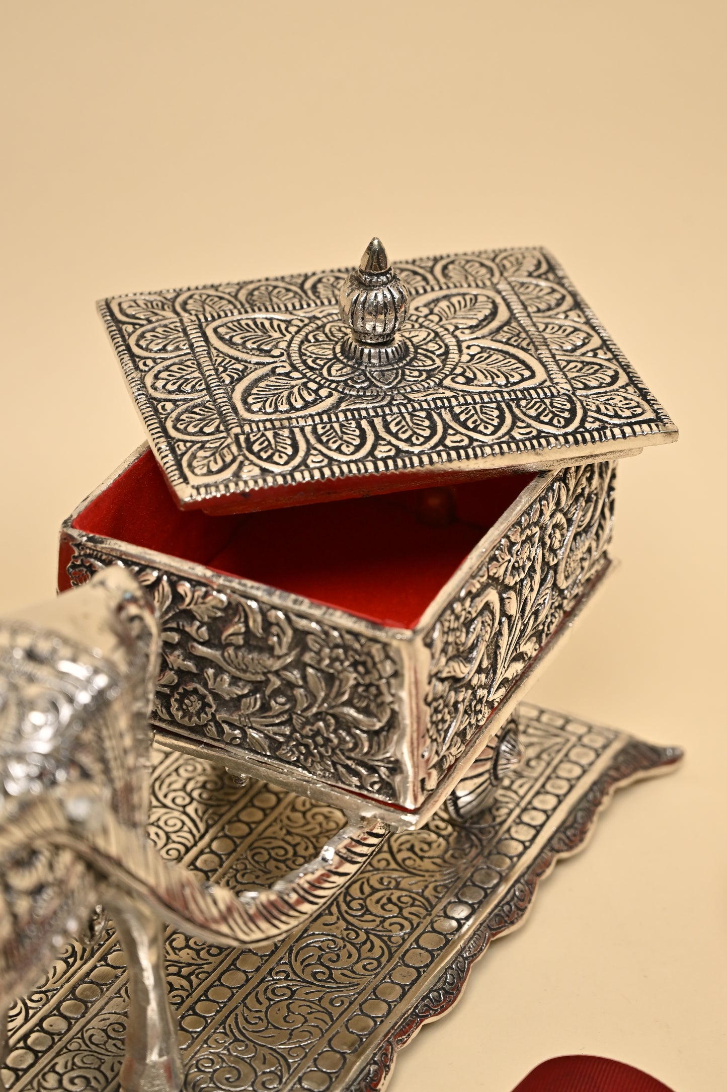 German Silver Horse Cart Decorative Box – Royal Handcrafted Gift for Diwali & Home Decor