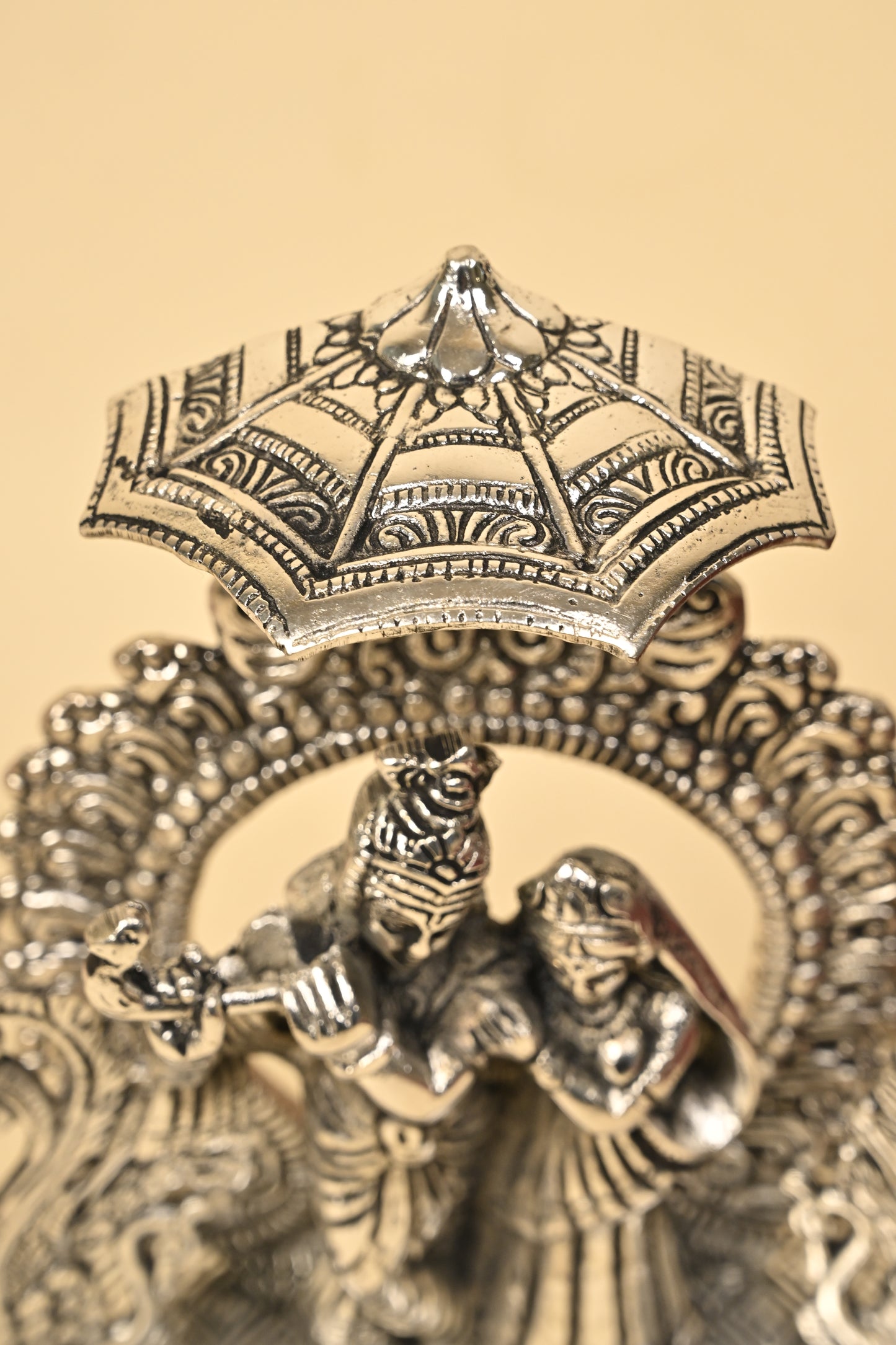 Radha Krishna Brass Idol – Traditional Handcrafted Decorative Statue