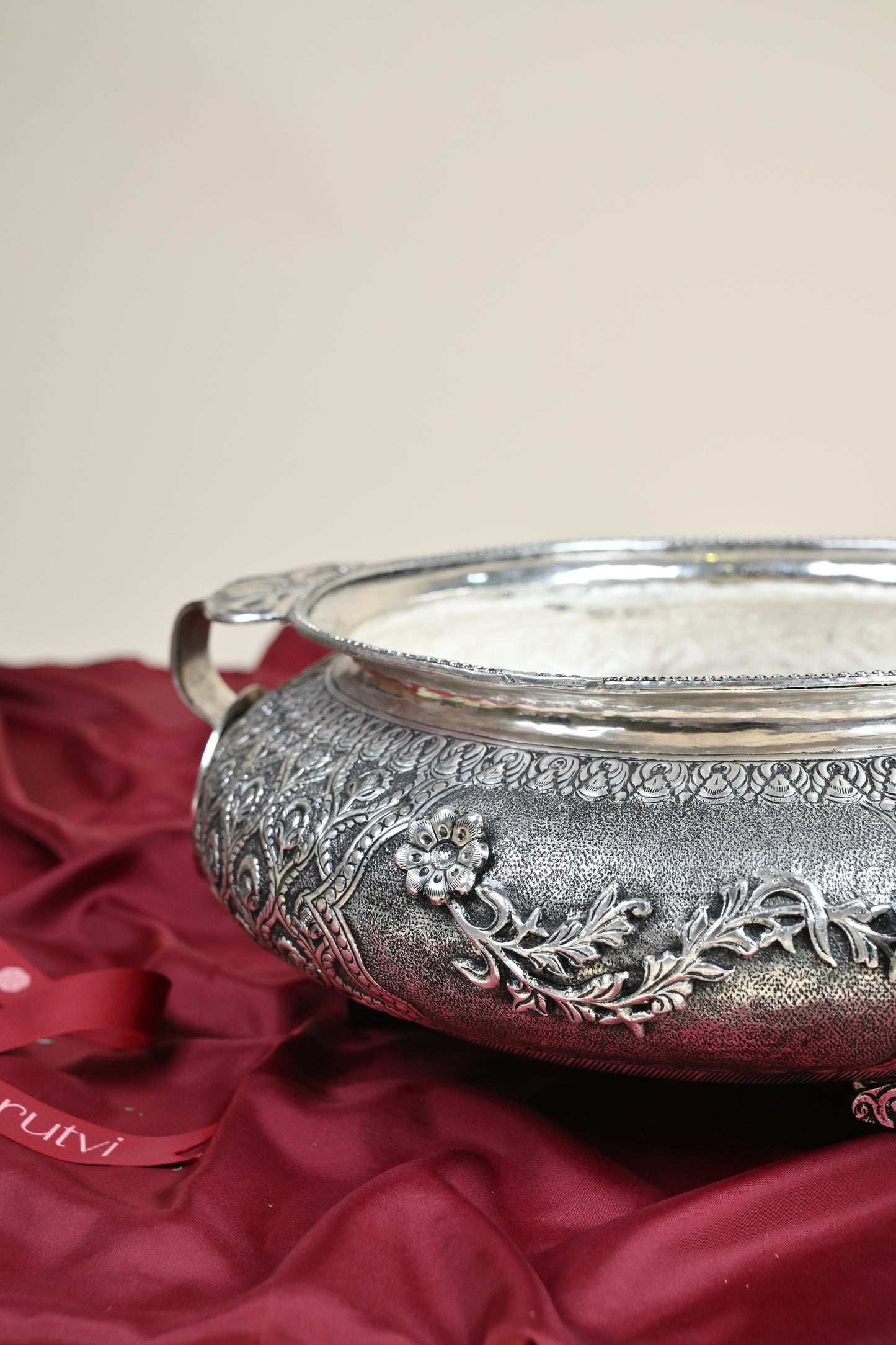 Handcrafted German Silver Decorative Urli Bowl with Handles – Traditional Floral Engraved Centerpiece