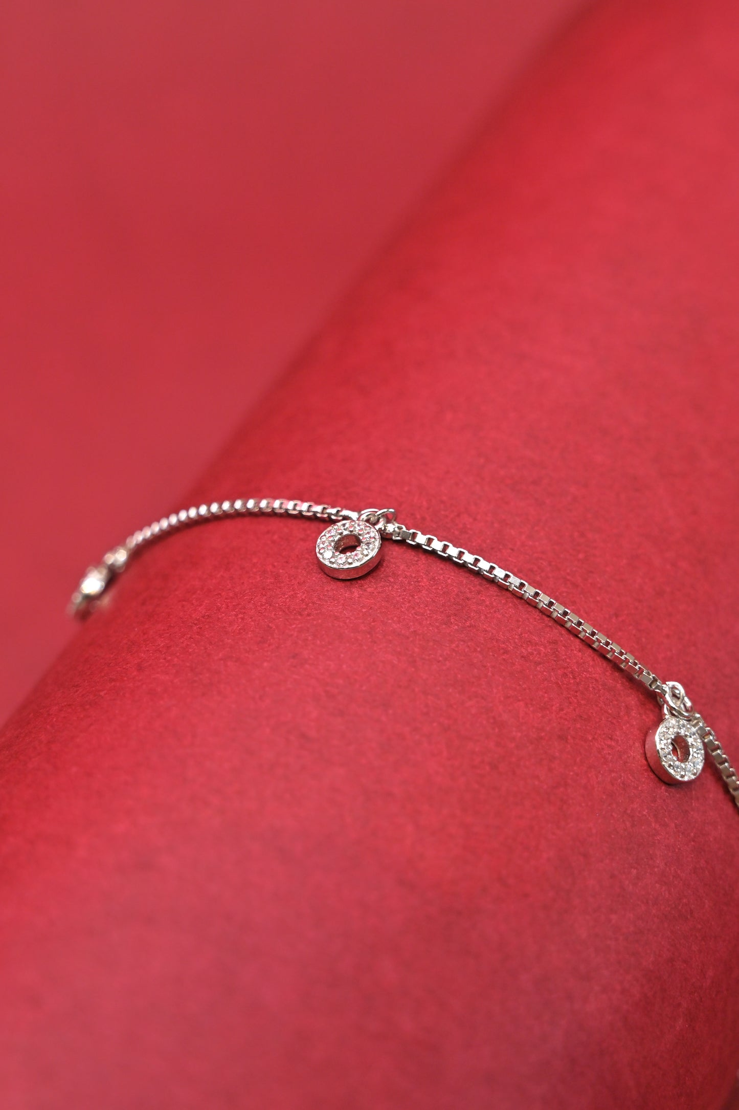 silver dangle circle bracelet