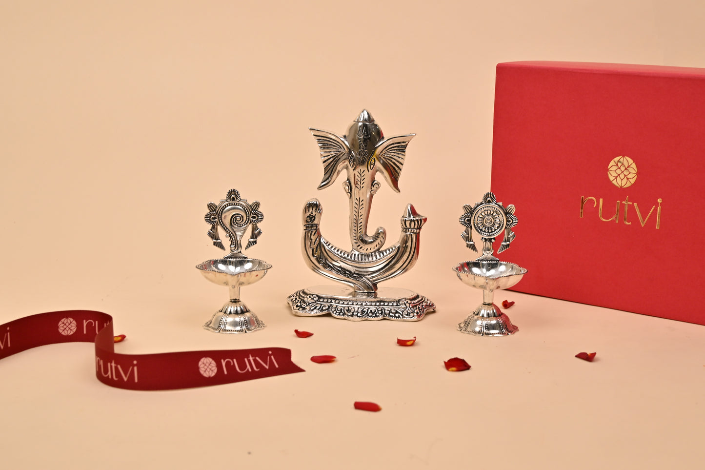 German Silver Ganesha Idol with Pair of Diya – Auspicious Pooja & Festive Gift Set