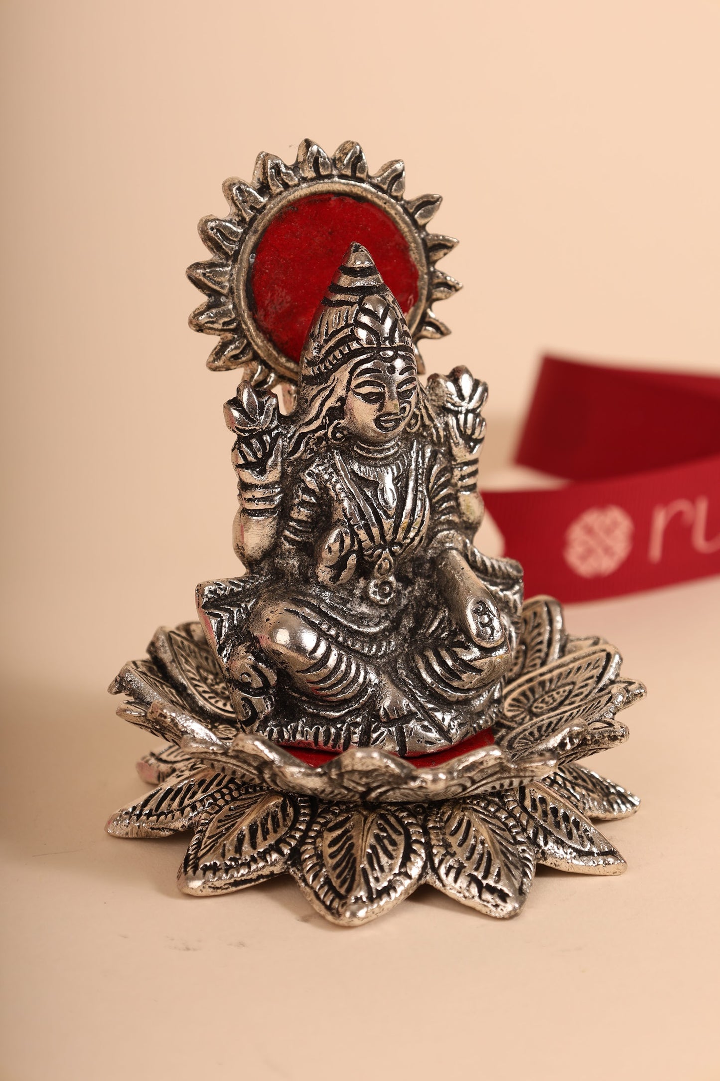German Silver Lakshmi Idol – Compact Handcrafted Murti for Pooja Room & Festive Gifting
