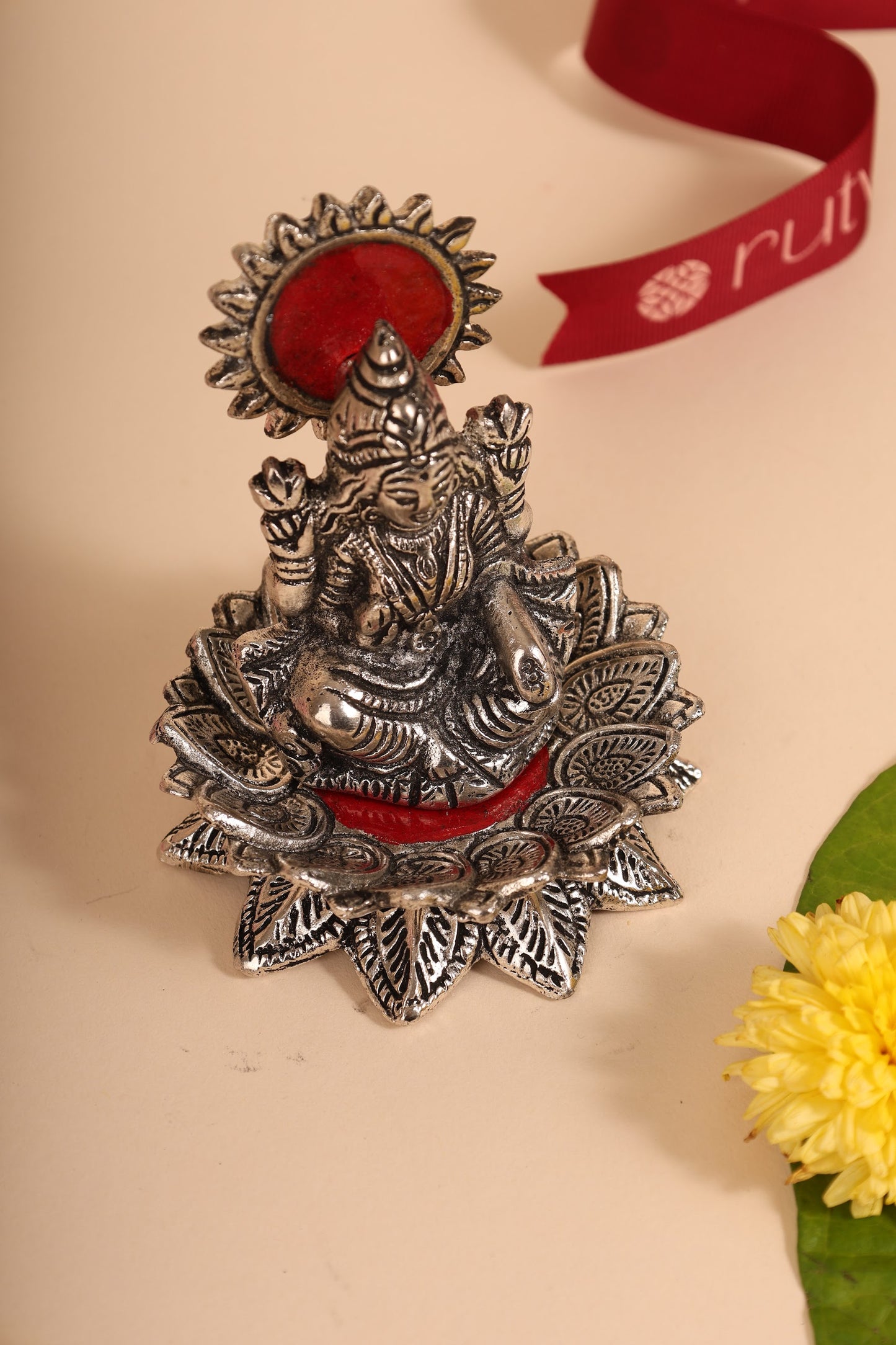German Silver Lakshmi Idol – Compact Handcrafted Murti for Pooja Room & Festive Gifting