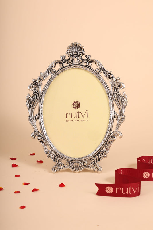 German Silver Oval Photo Frame – Handcrafted Decorative Frame for Home Décor & Gifting
