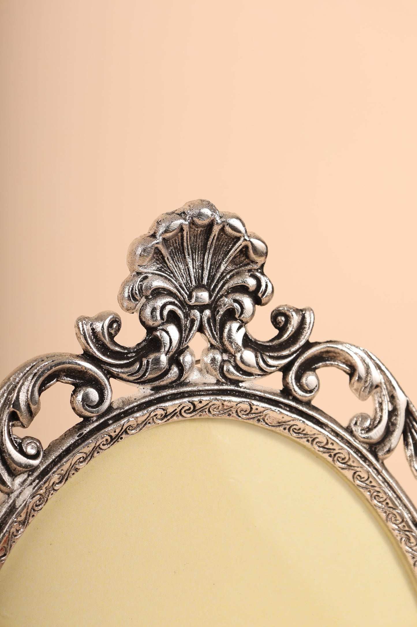 German Silver Oval Photo Frame – Handcrafted Decorative Frame for Home Décor & Gifting