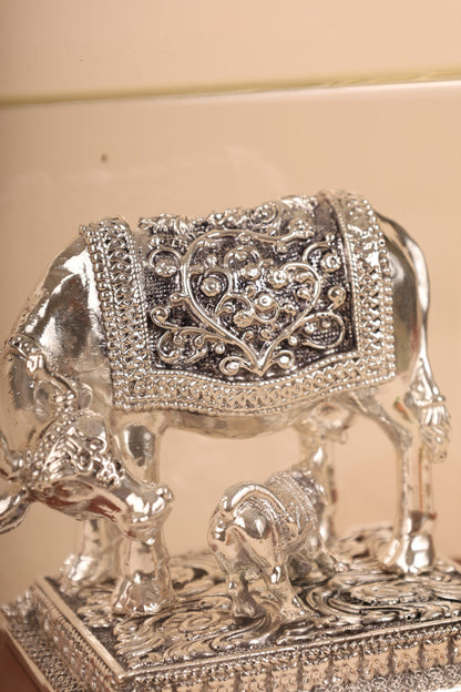Pure Silver Kamadhenu Cow and Calf Idol – Spiritual Decor for Pooja Room & Gifting