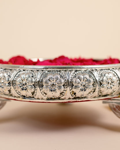 Pure Silver Swan Urli